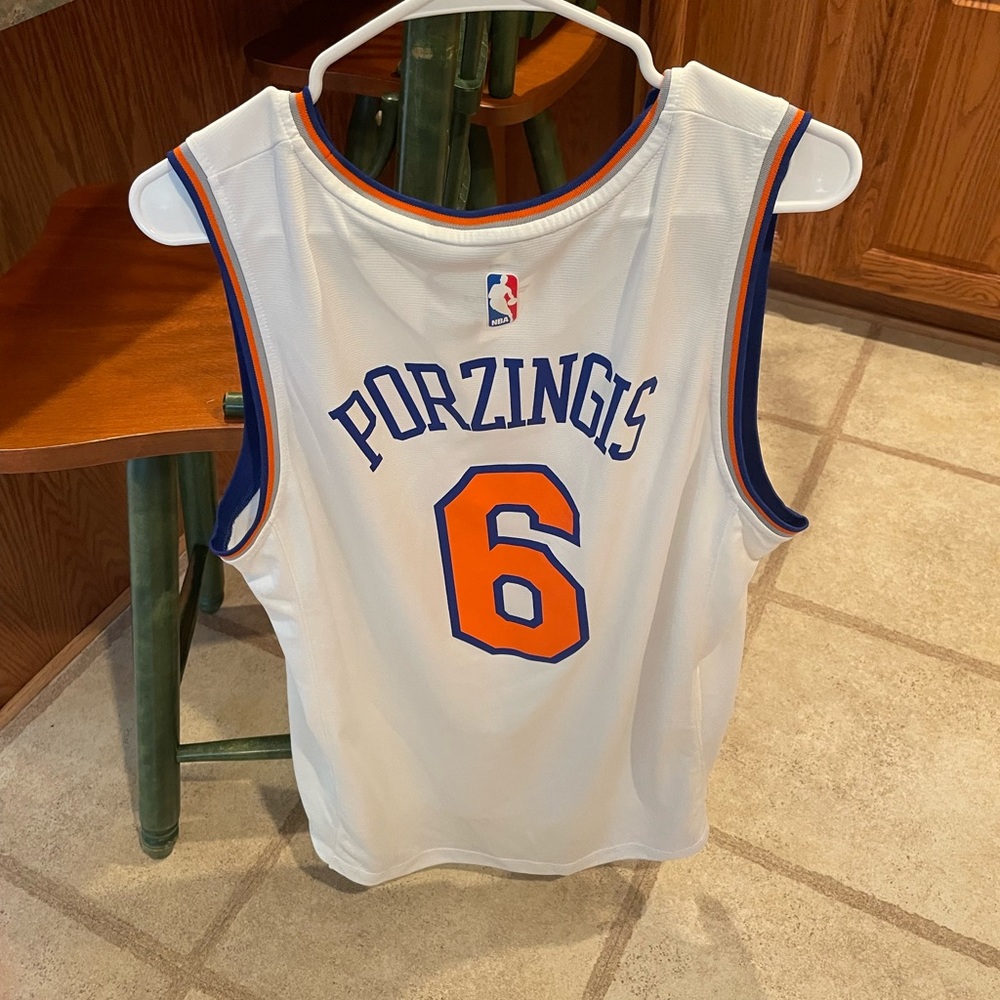 New York Knicks Kristaps Porzingis jersey #6 Fanatics Size Large